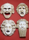 14964017-grece-antique-masques-de-theatre-en-pierre-de-marbre